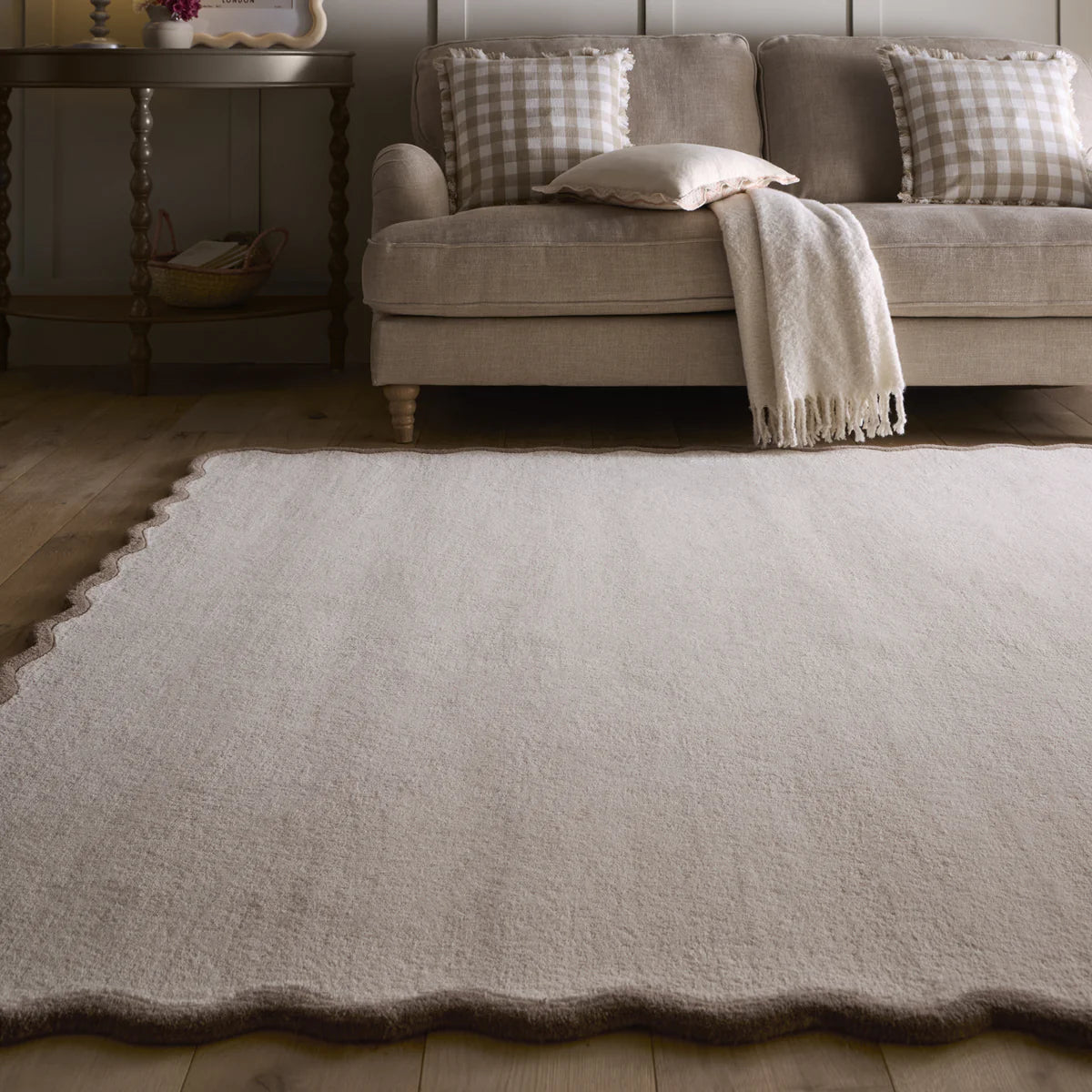 Origins Scalloped Elsie Natural/Brown Rug