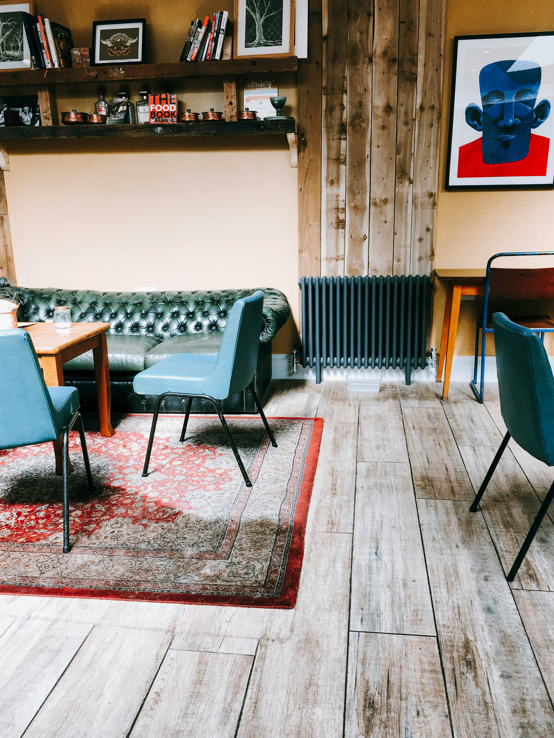 Blending vintage hand-knotted Rugs into Modern British Interiors