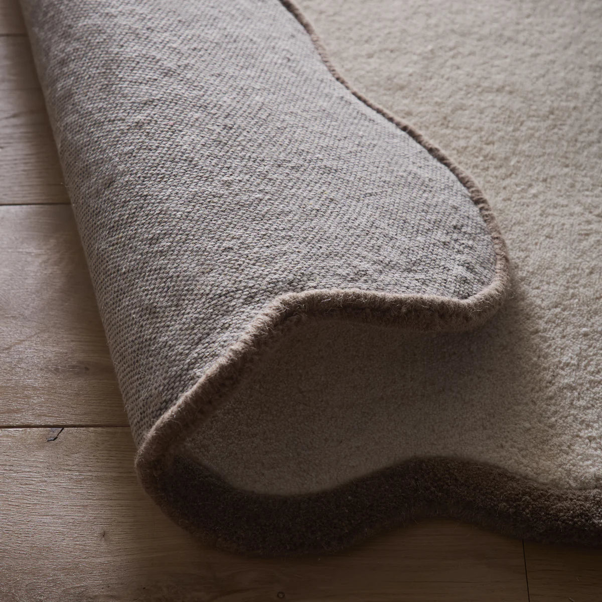 Origins Scalloped Elsie Natural/Brown Rug